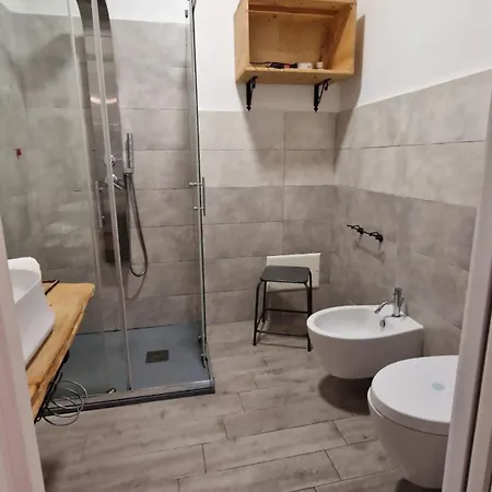 Terry's House 4*