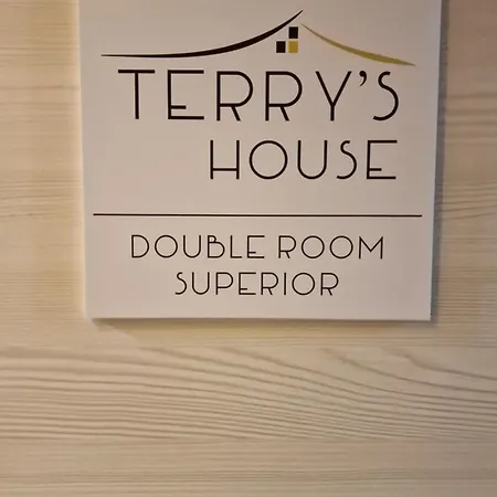 Terry's House 3*